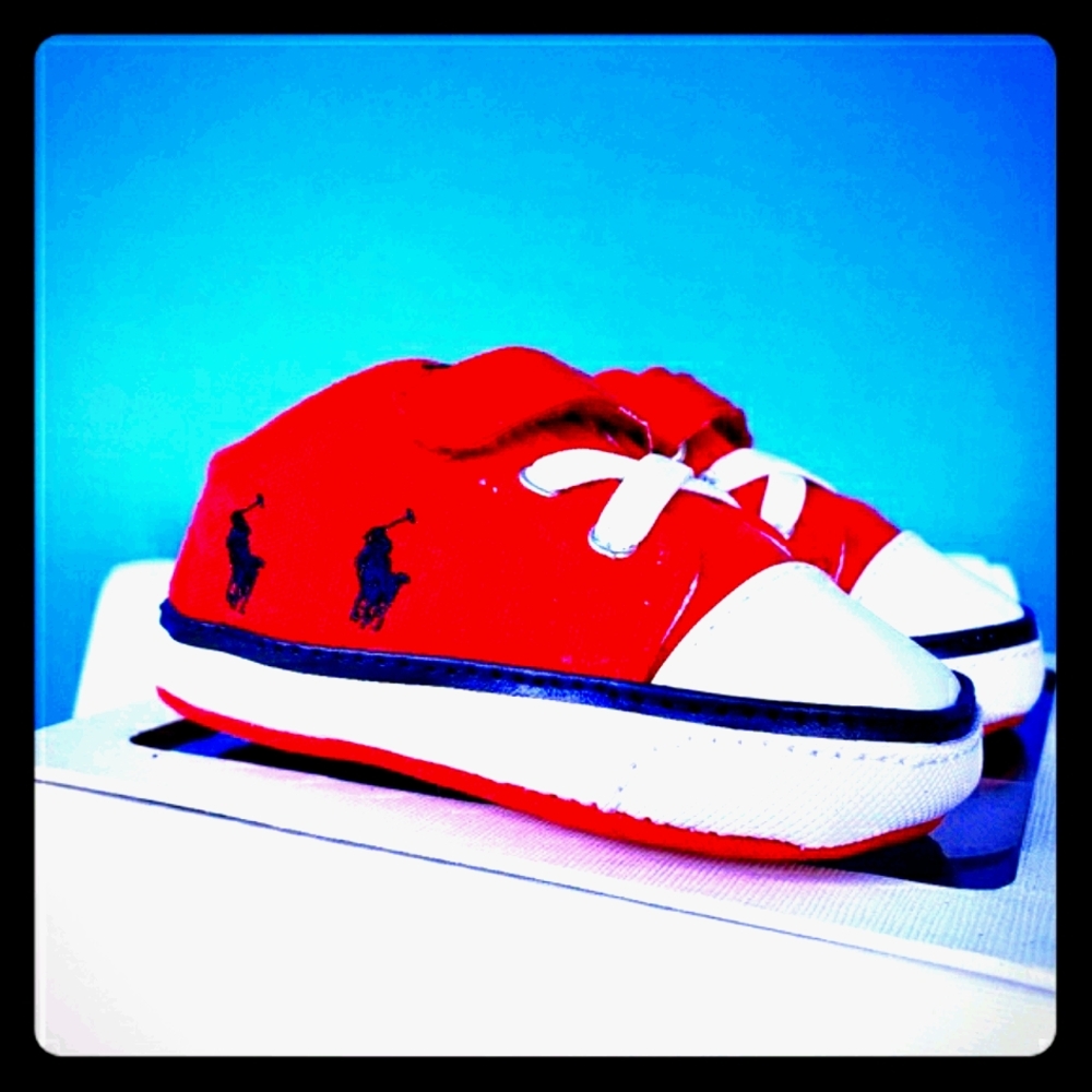LAUREN RED WITH BLUE LOGO CRIB SHOES